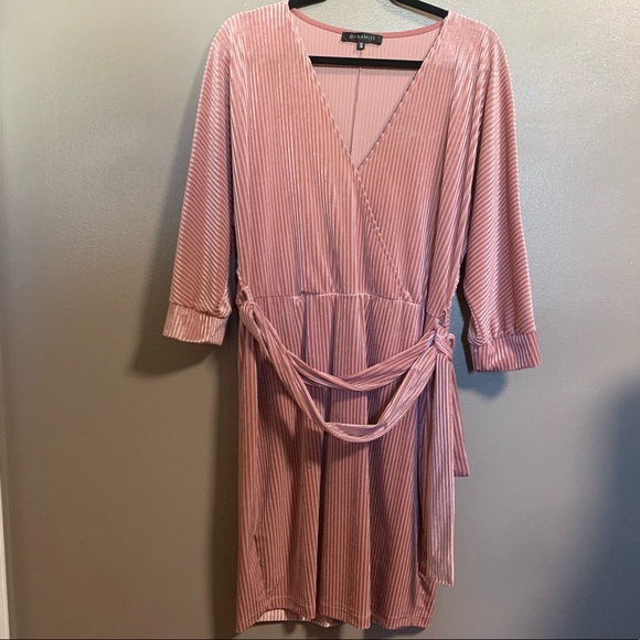 Pink velvet striped dress - Picture 3 of 3